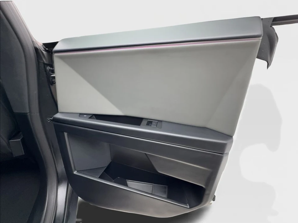 2025 Tesla Cybertruck - Image 30 of 31