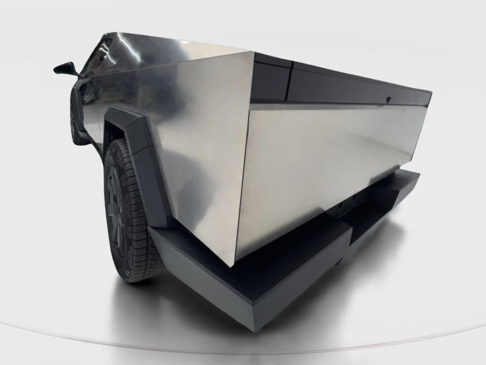 2025 Tesla Cybertruck - Image 9 of 31