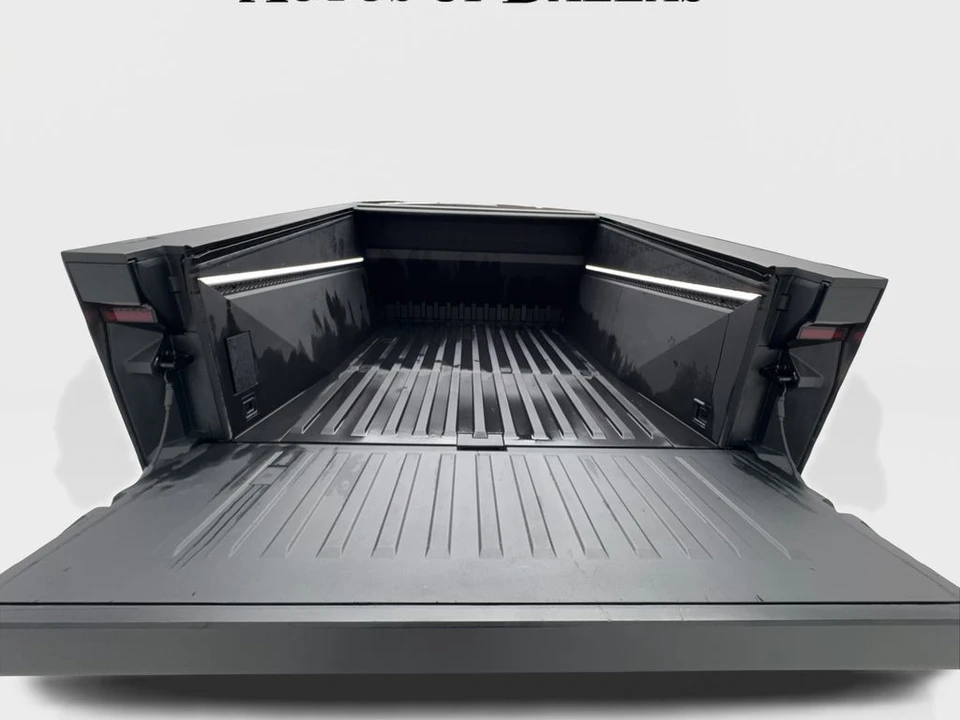 2025 Tesla Cybertruck - Image 11 of 31