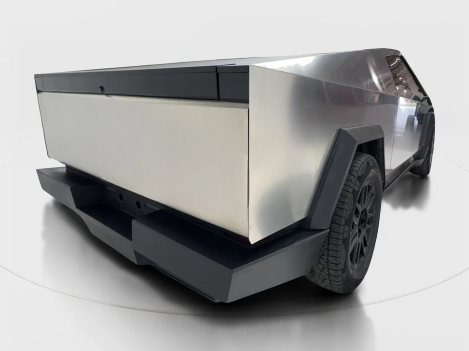 2025 Tesla Cybertruck - Image 6 of 31