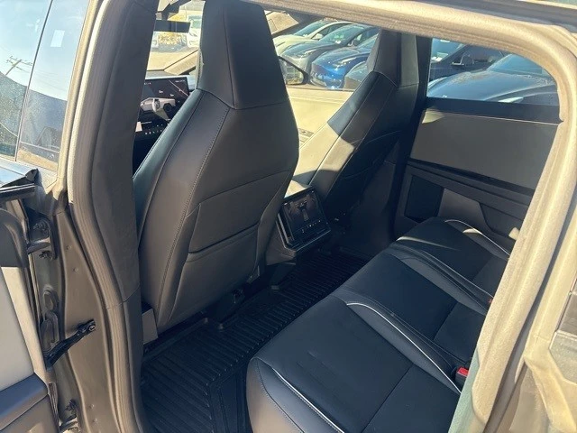 2025 Tesla Cybertruck - Image 18 of 21