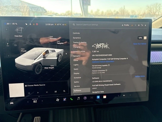 2025 Tesla Cybertruck - Image 14 of 21