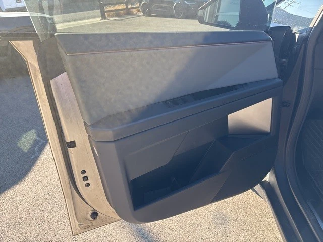 2025 Tesla Cybertruck - Image 11 of 21