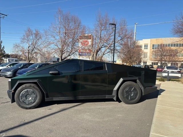 2025 Tesla Cybertruck - Image 5 of 21