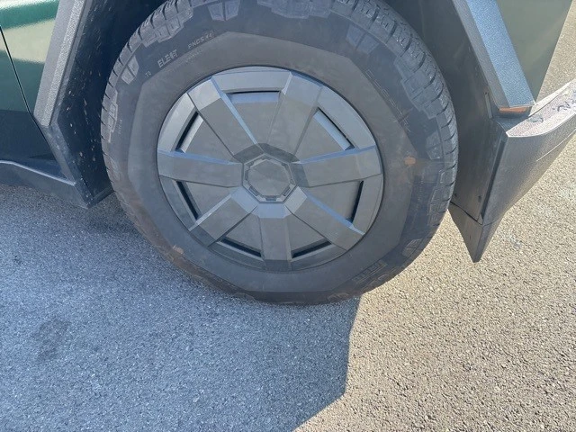 2025 Tesla Cybertruck - Image 10 of 21