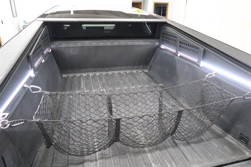 2025 Tesla Cybertruck - Image 19 of 21