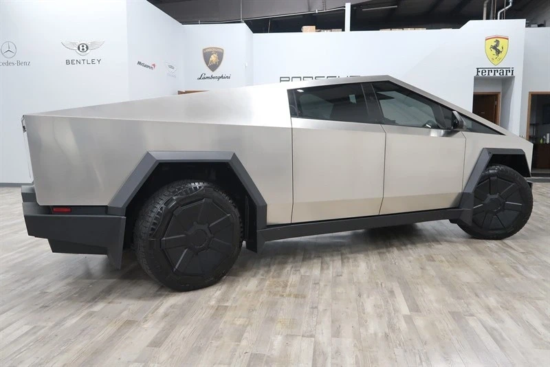 2025 Tesla Cybertruck - Image 6 of 21
