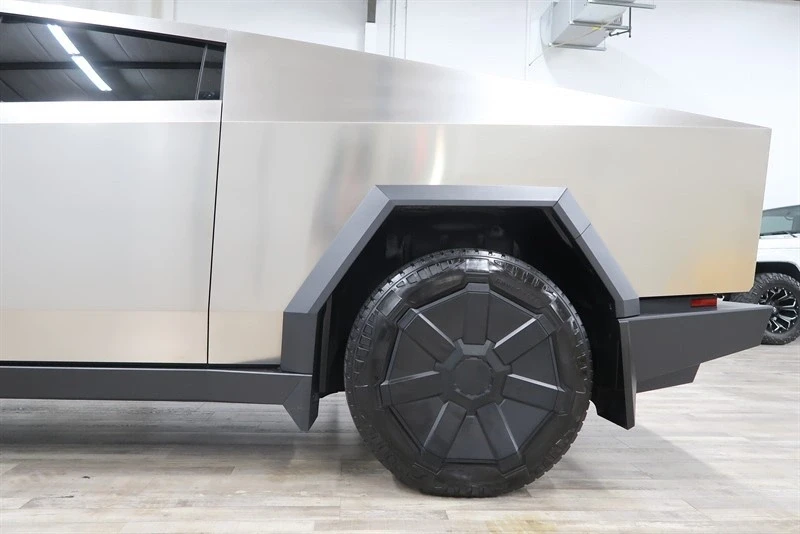 2025 Tesla Cybertruck - Image 16 of 21