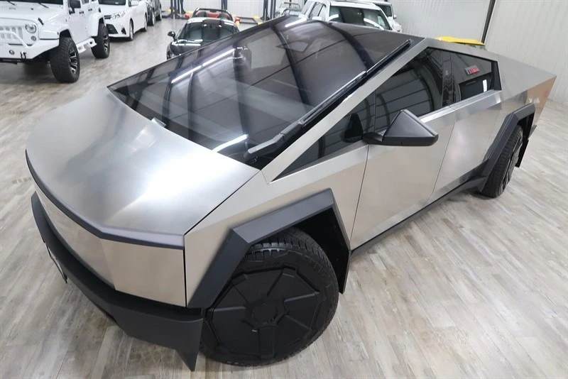2025 Tesla Cybertruck - Image 4 of 21