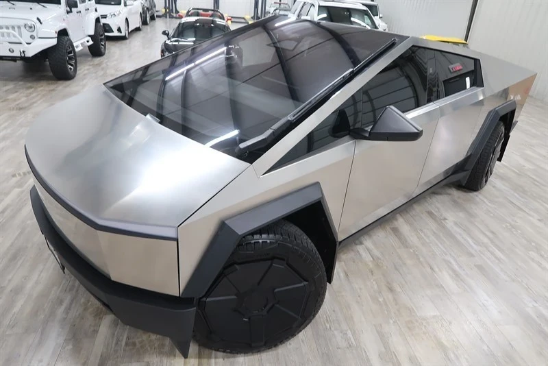2025 Tesla Cybertruck - Image 4 of 21