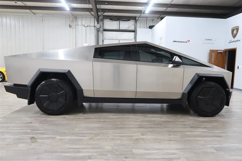 2025 Tesla Cybertruck - Image 9 of 21