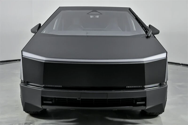 2025 Tesla Cybertruck - Image 5 of 21
