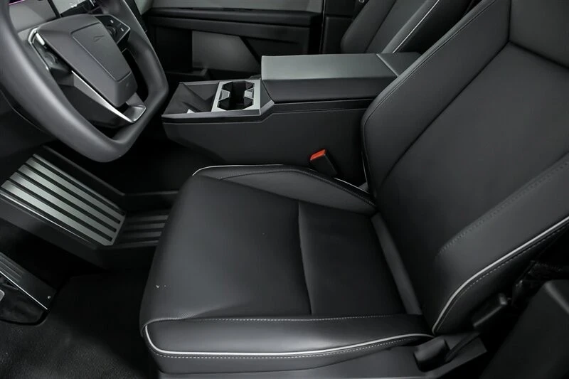 2025 Tesla Cybertruck - Image 20 of 21