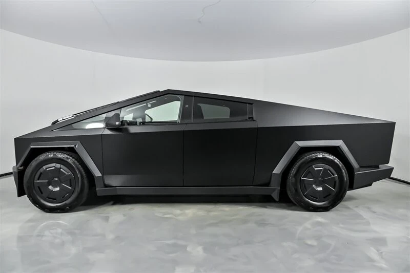 2025 Tesla Cybertruck - Image 8 of 21
