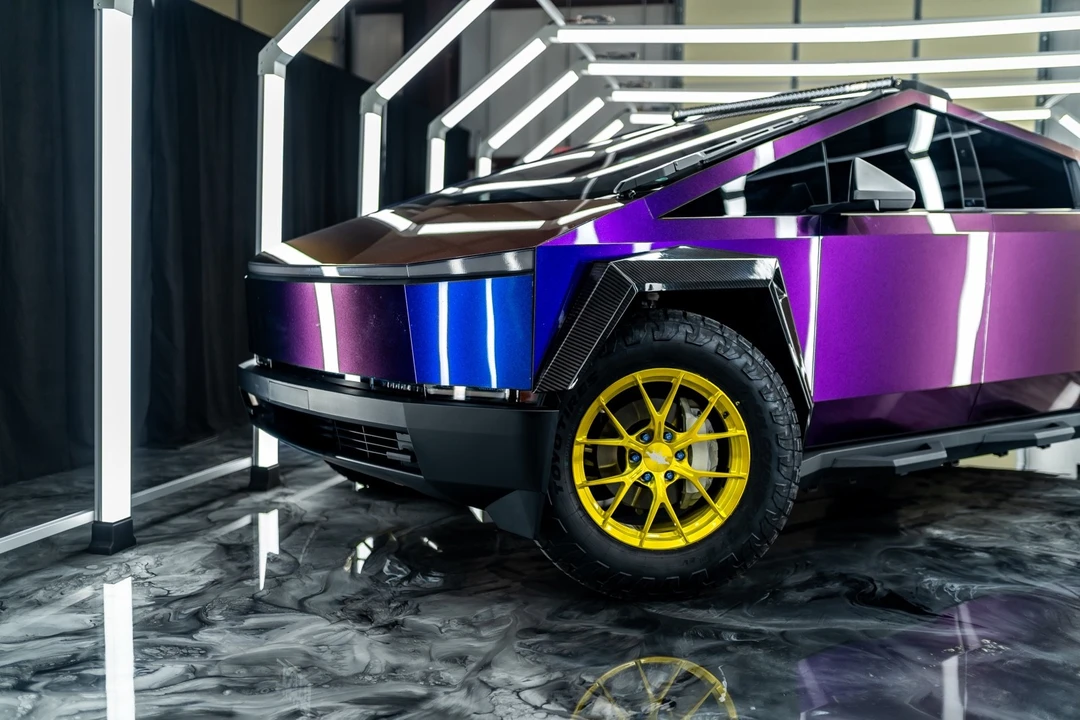 2025 Tesla Cybertruck - Image 5 of 14