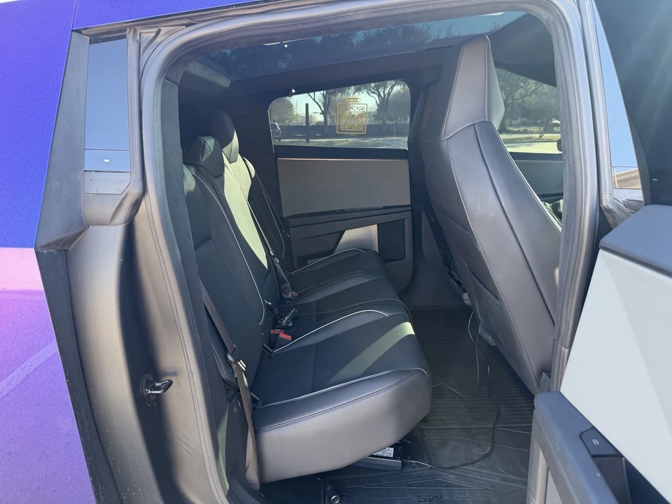 2025 Tesla Cybertruck - Image 12 of 14