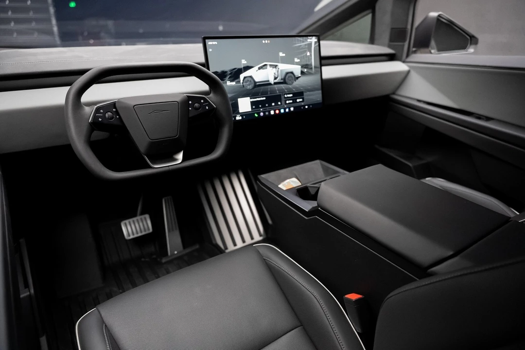 2025 Tesla Cybertruck - Image 2 of 21