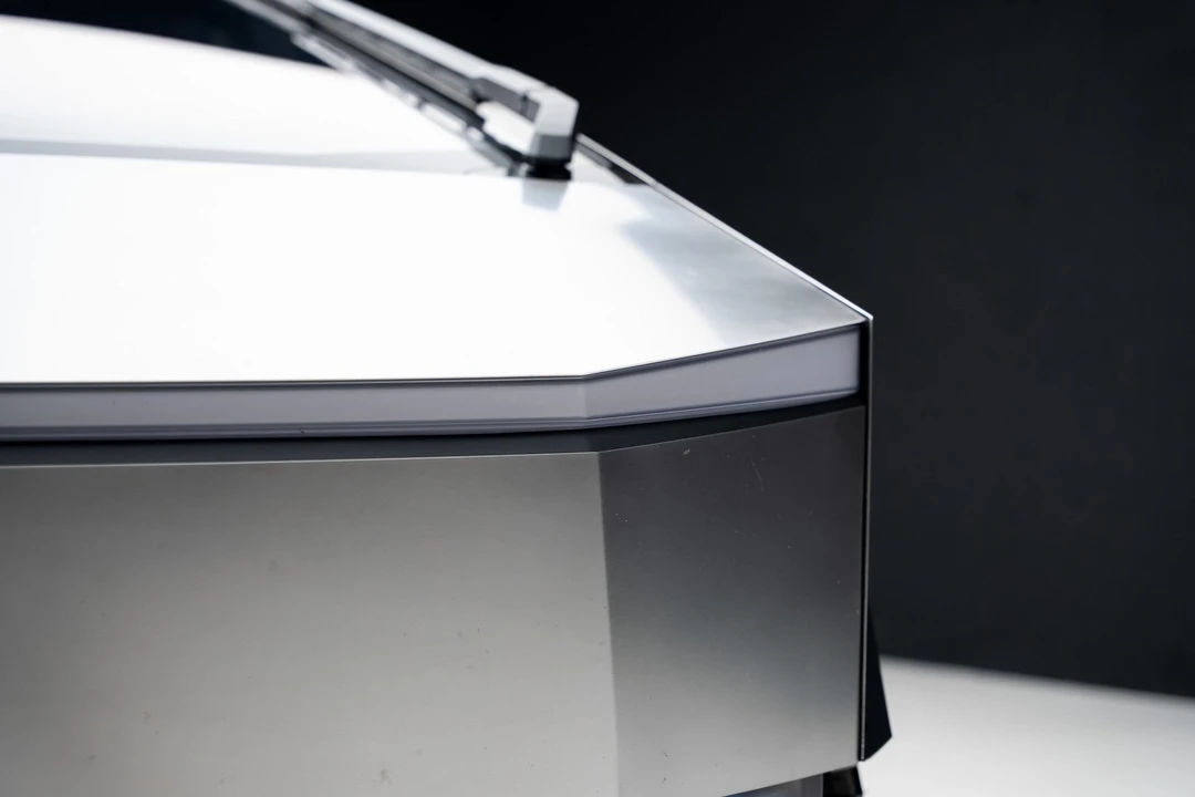 2025 Tesla Cybertruck - Image 9 of 21
