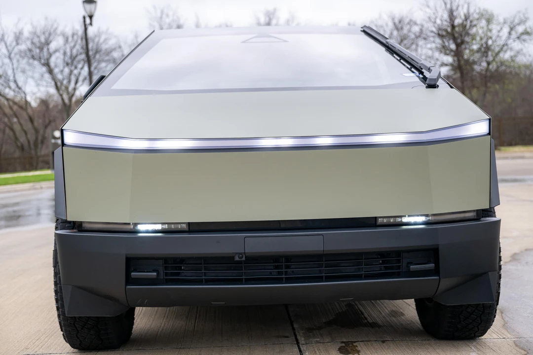 2025 Tesla Cybertruck - Image 6 of 31