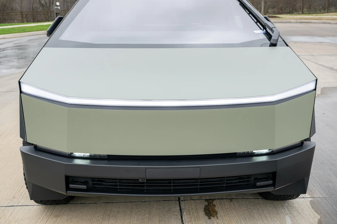 2025 Tesla Cybertruck - Image 12 of 31