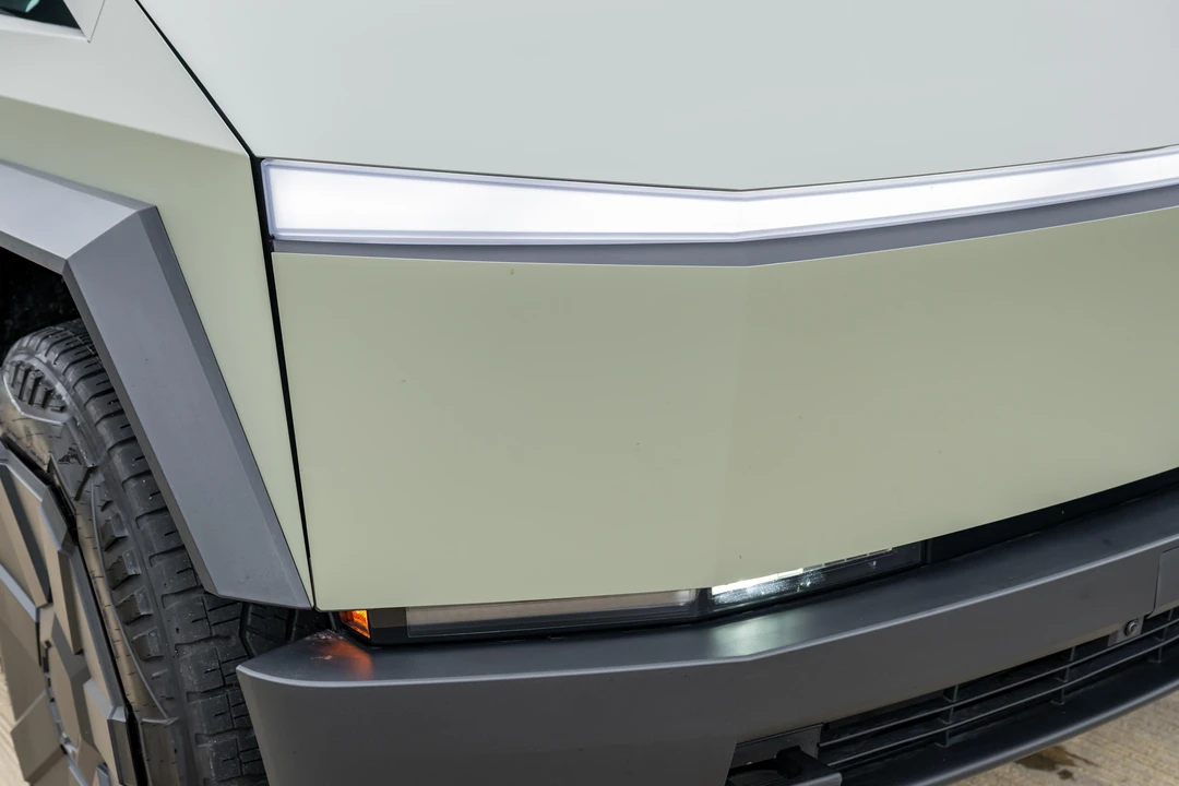 2025 Tesla Cybertruck - Image 11 of 31
