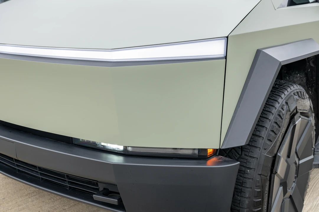 2025 Tesla Cybertruck - Image 14 of 31