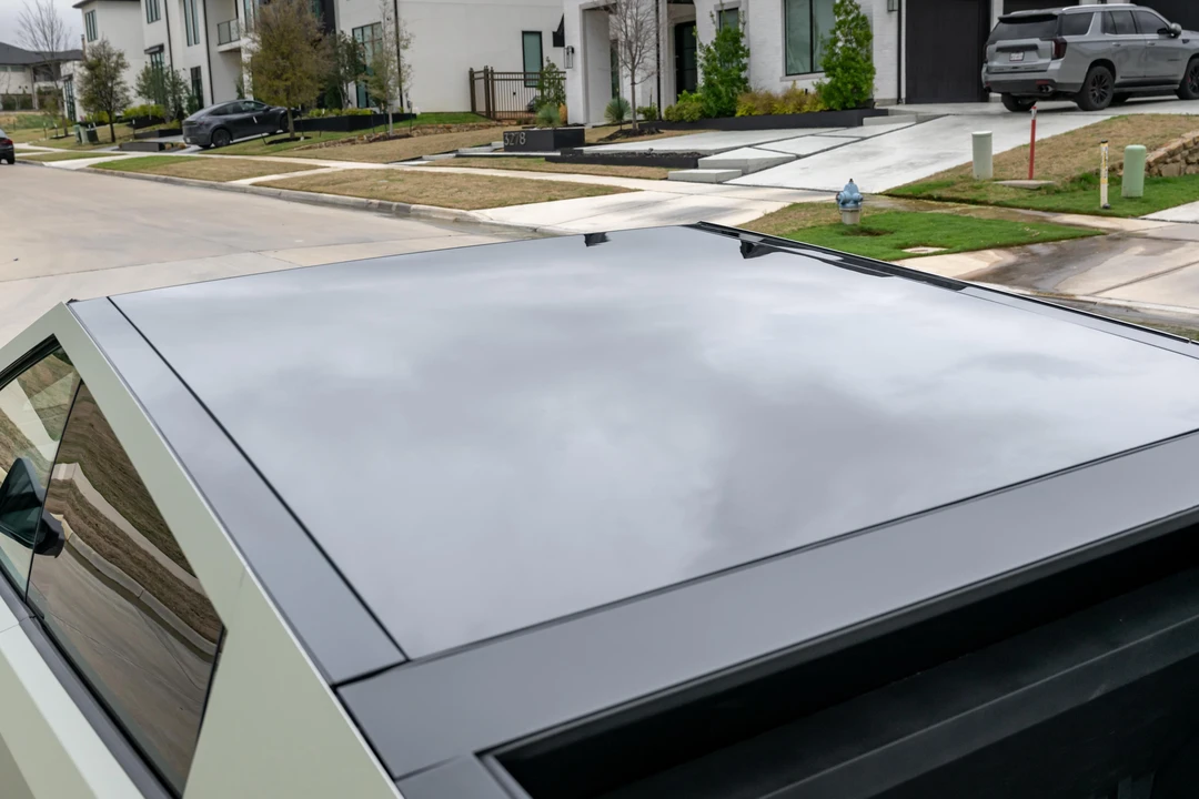 2025 Tesla Cybertruck - Image 23 of 31