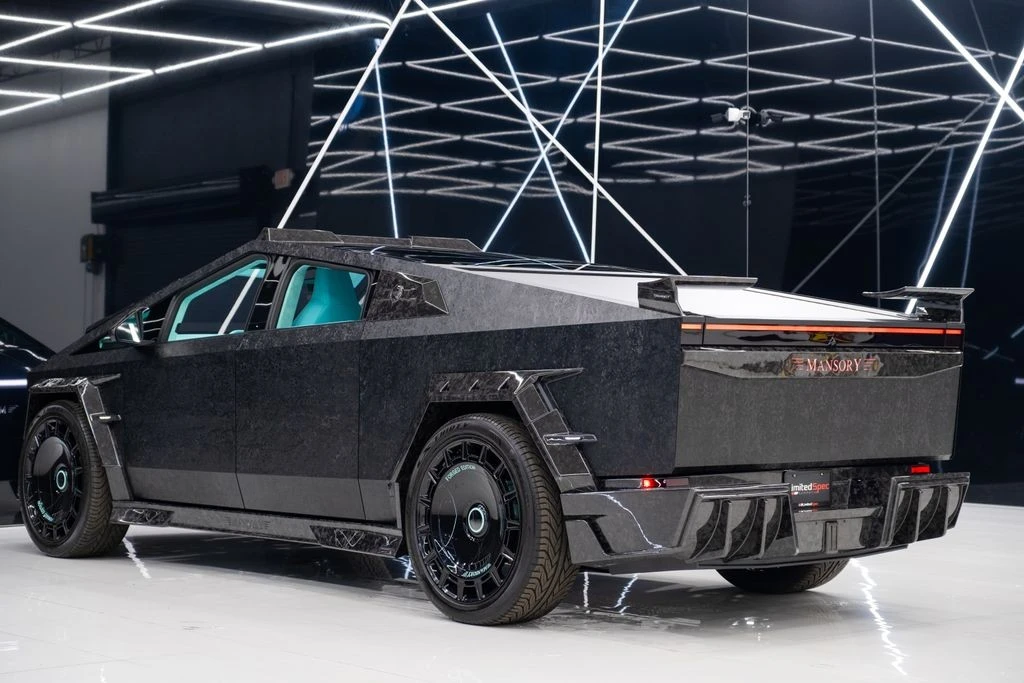 2025 Tesla Cybertruck - Image 13 of 21