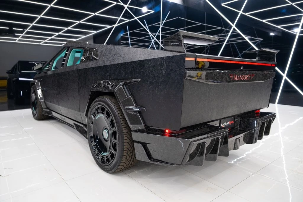 2025 Tesla Cybertruck - Image 20 of 21