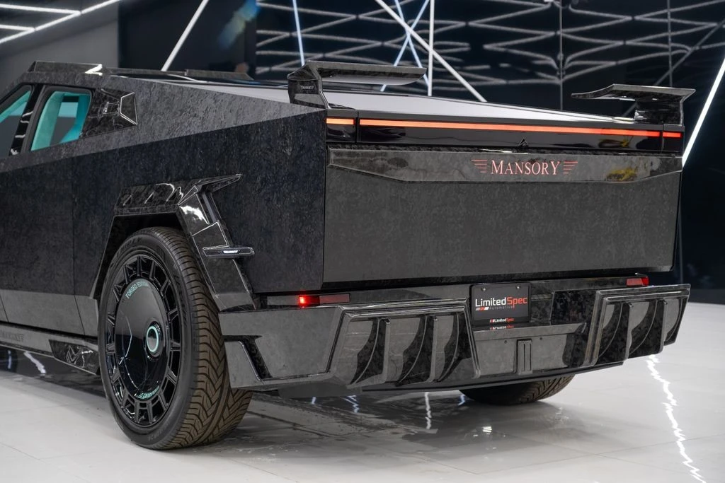 2025 Tesla Cybertruck - Image 14 of 21