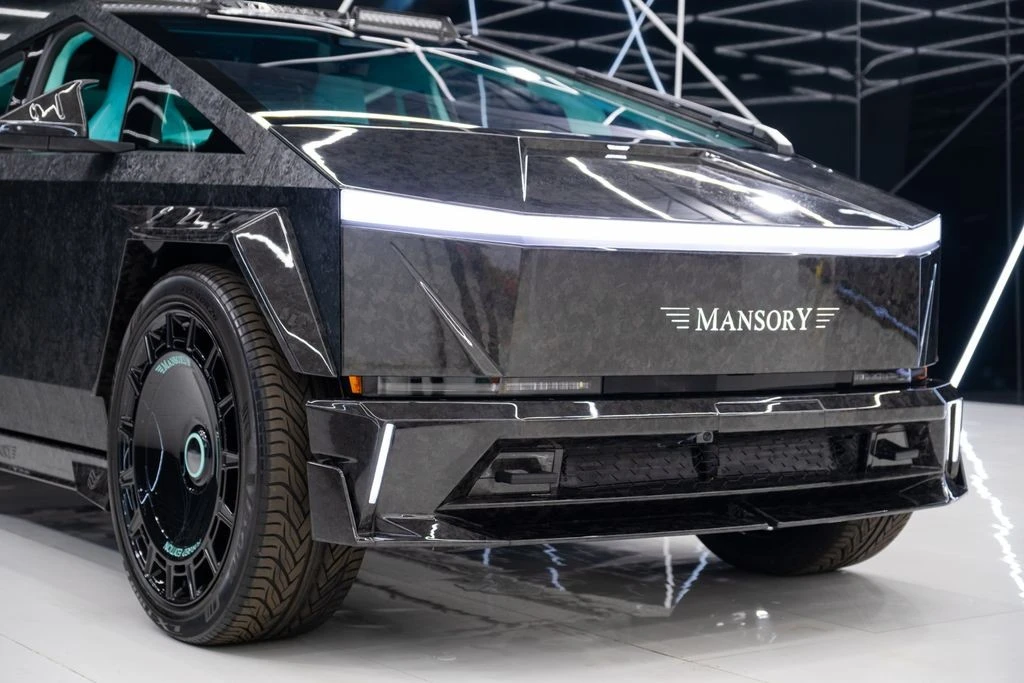 2025 Tesla Cybertruck - Image 5 of 21