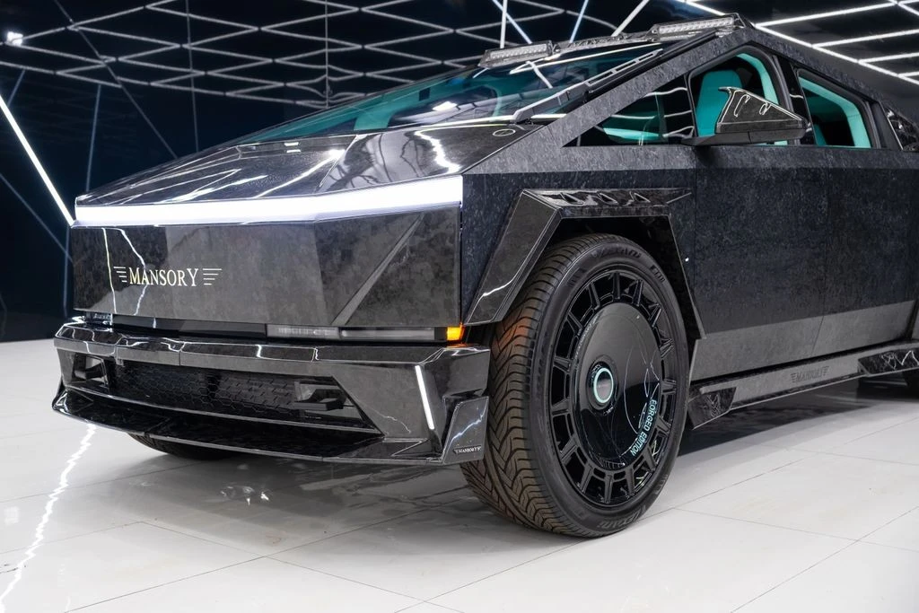 2025 Tesla Cybertruck - Image 4 of 21