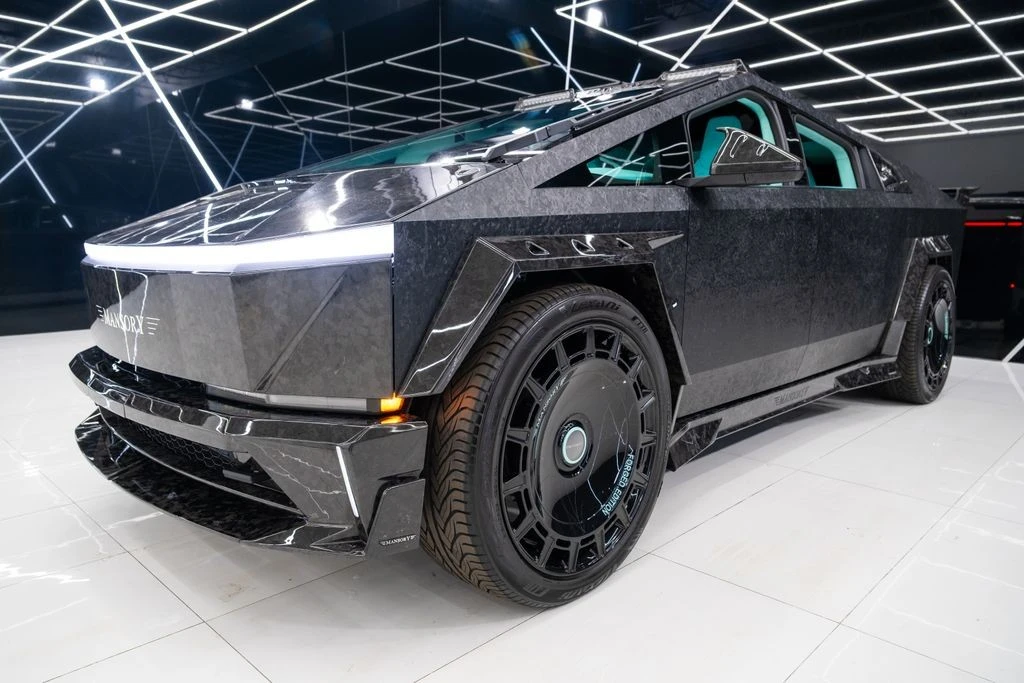 2025 Tesla Cybertruck - Image 8 of 21