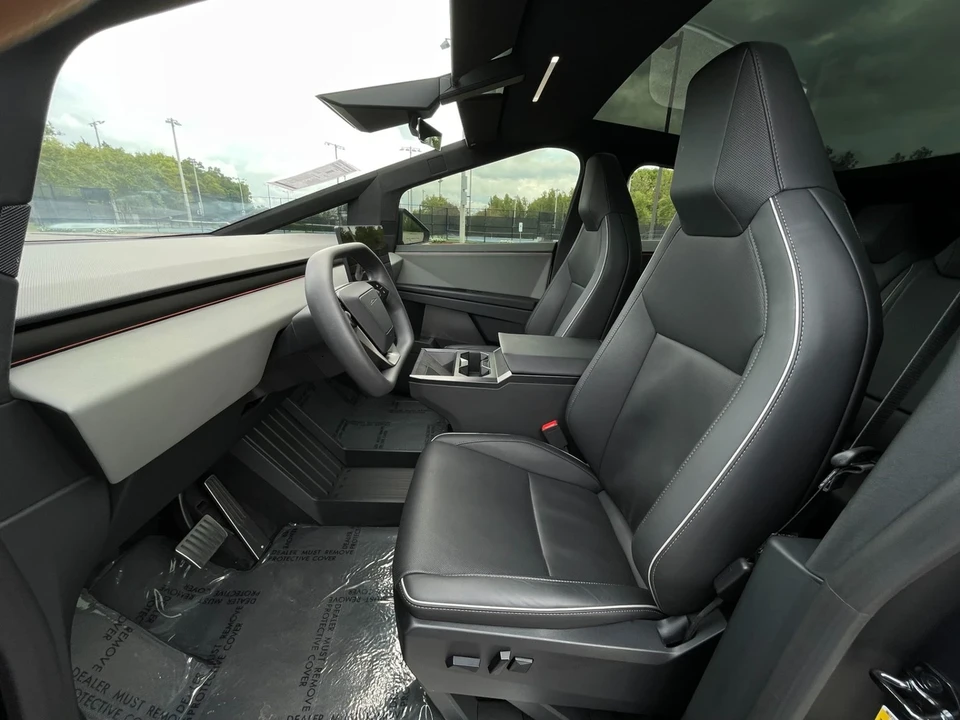 2025 Tesla Cybertruck - Image 9 of 12