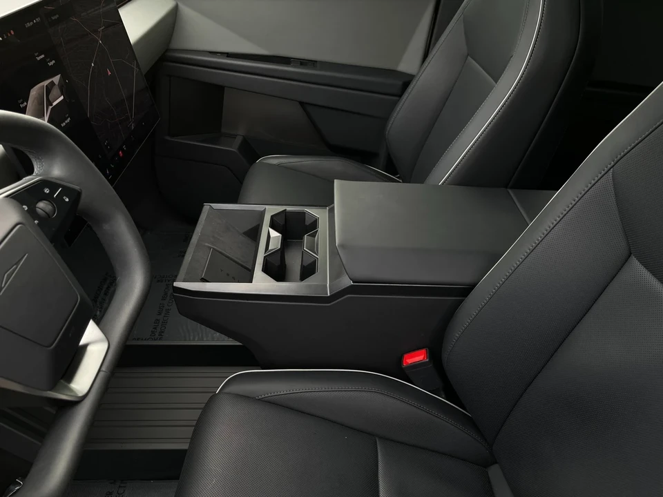 2025 Tesla Cybertruck - Image 12 of 12