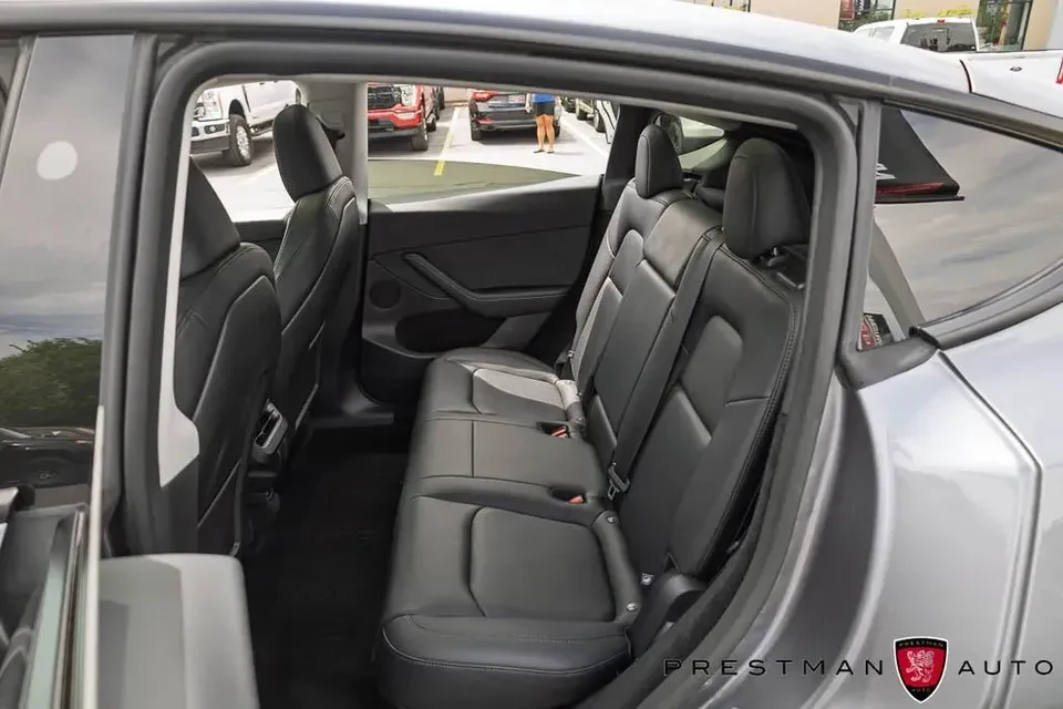 2025 Tesla Model Y - Image 8 of 9