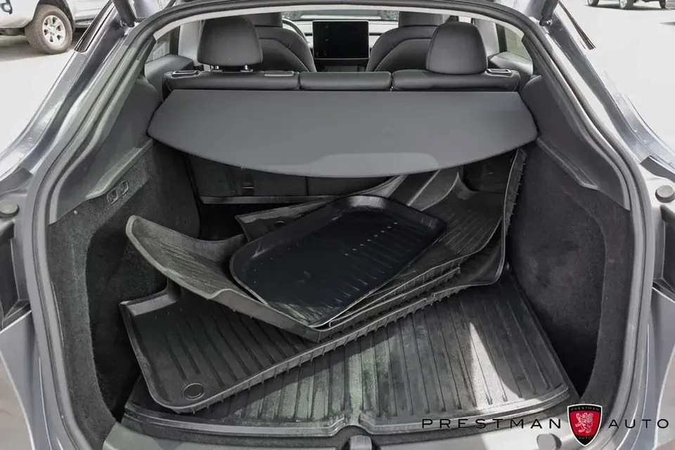 2025 Tesla Model Y - Image 9 of 9