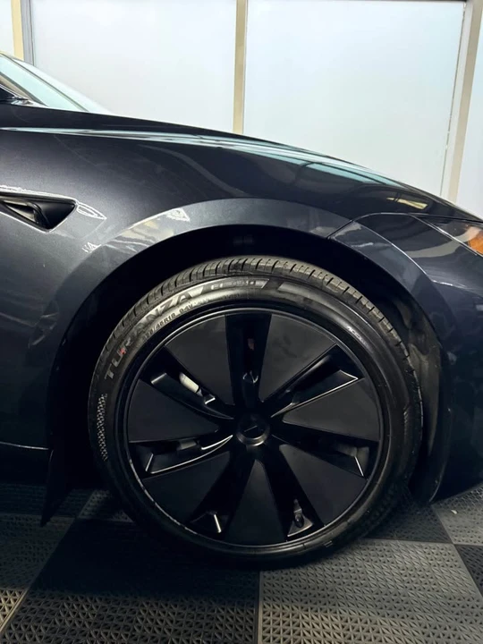 2025 Tesla Model 3 - Image 6 of 6