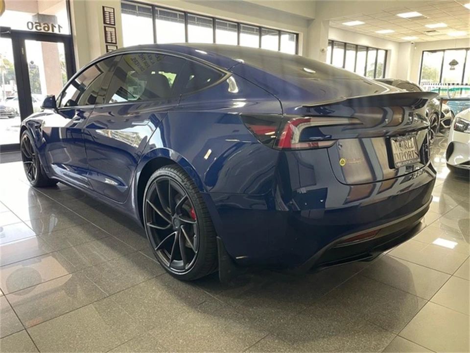 2025 Tesla Model 3 - Image 3 of 31
