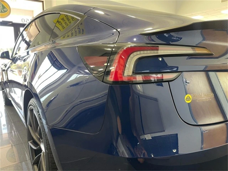 2025 Tesla Model 3 - Image 15 of 31