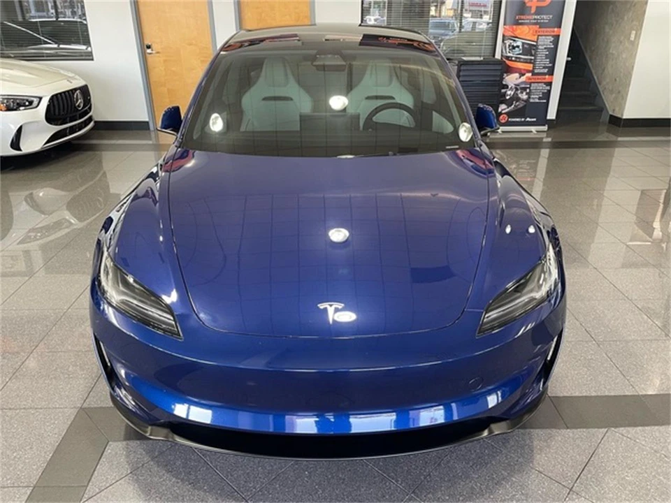 2025 Tesla Model 3 - Image 9 of 31