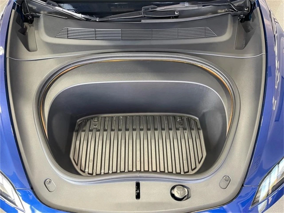 2025 Tesla Model 3 - Image 19 of 31