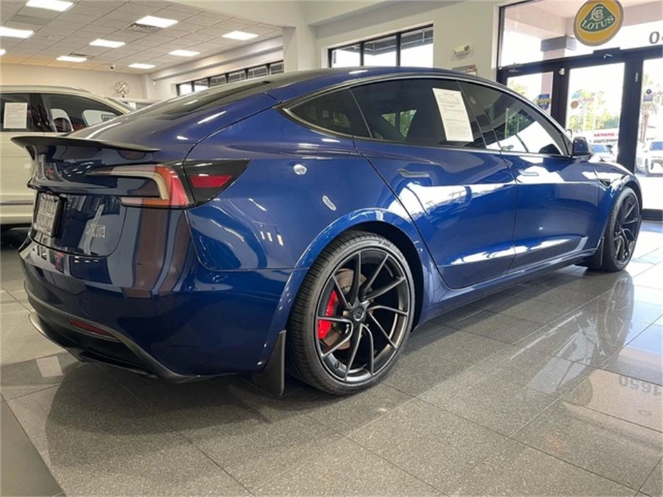 2025 Tesla Model 3 - Image 5 of 31