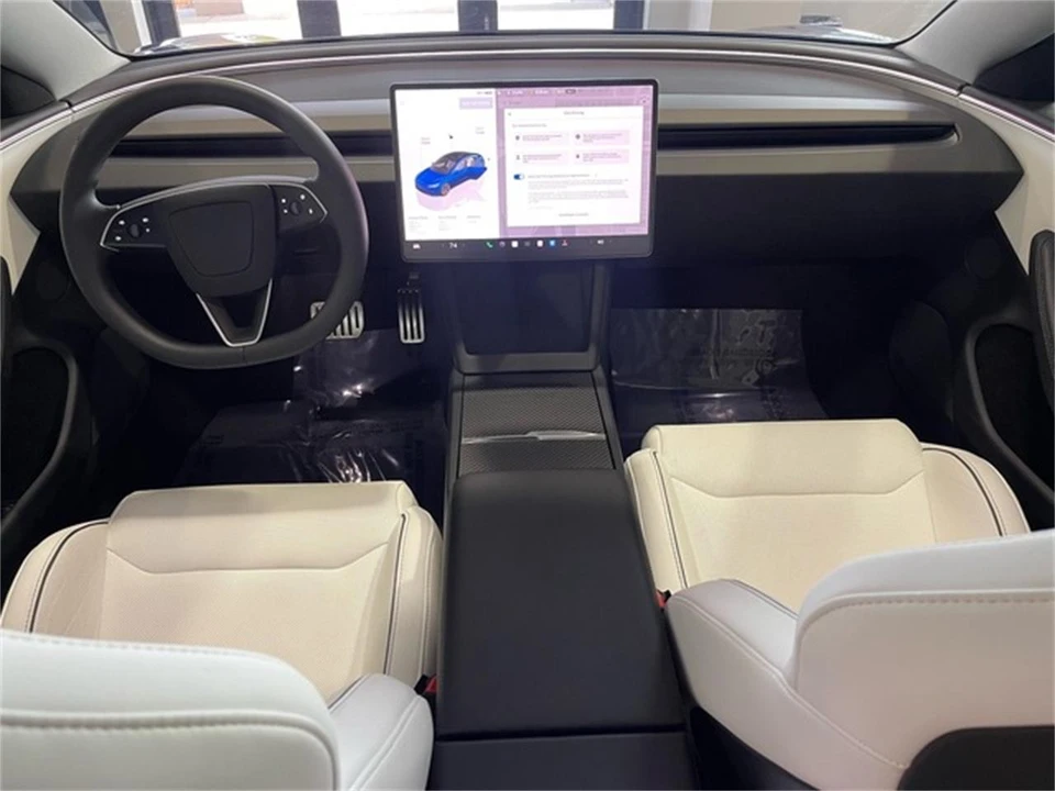 2025 Tesla Model 3 - Image 29 of 31