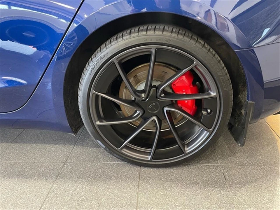 2025 Tesla Model 3 - Image 21 of 31