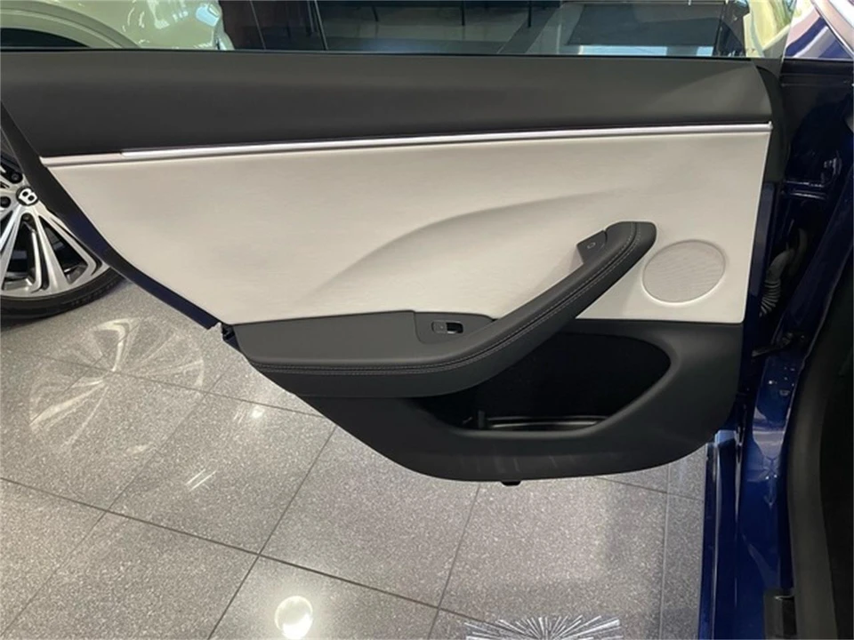 2025 Tesla Model 3 - Image 31 of 31