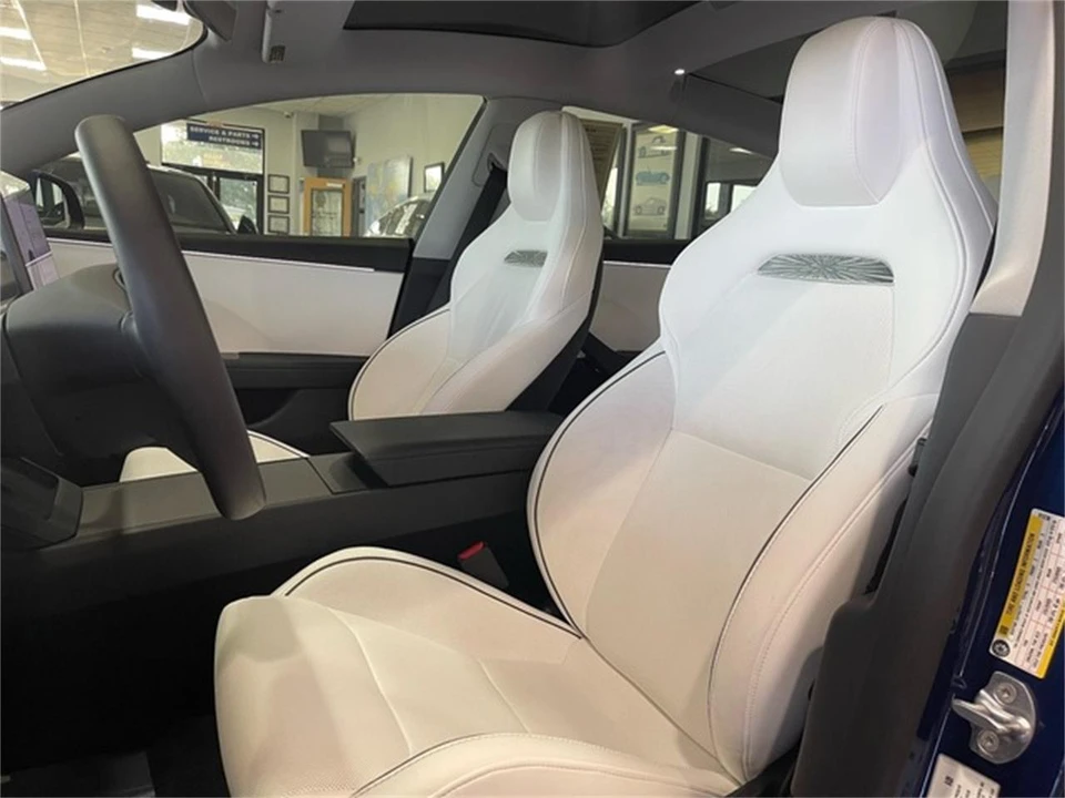 2025 Tesla Model 3 - Image 25 of 31
