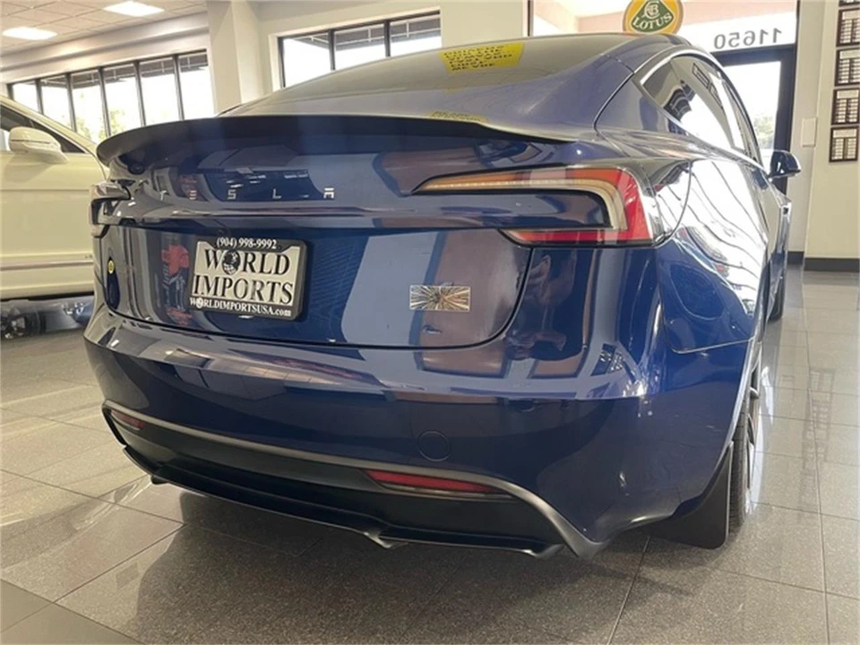 2025 Tesla Model 3 - Image 18 of 31