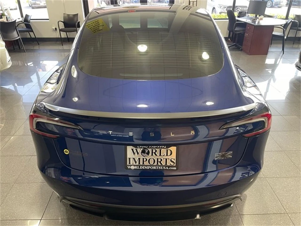 2025 Tesla Model 3 - Image 4 of 31