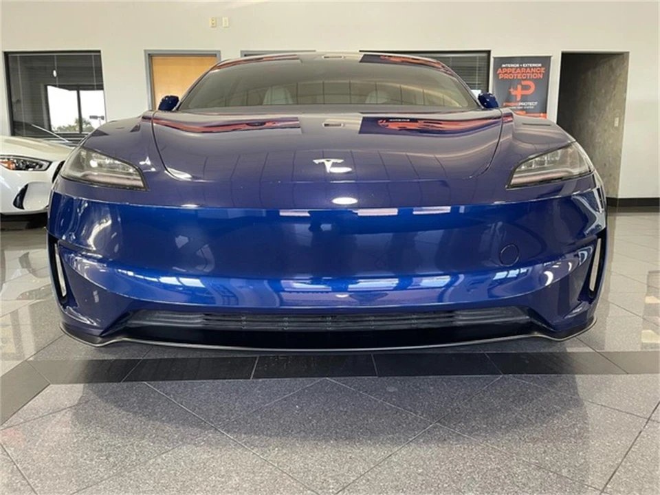 2025 Tesla Model 3 - Image 8 of 31